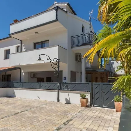 بيت للعطل Premium Radovan بوريتش